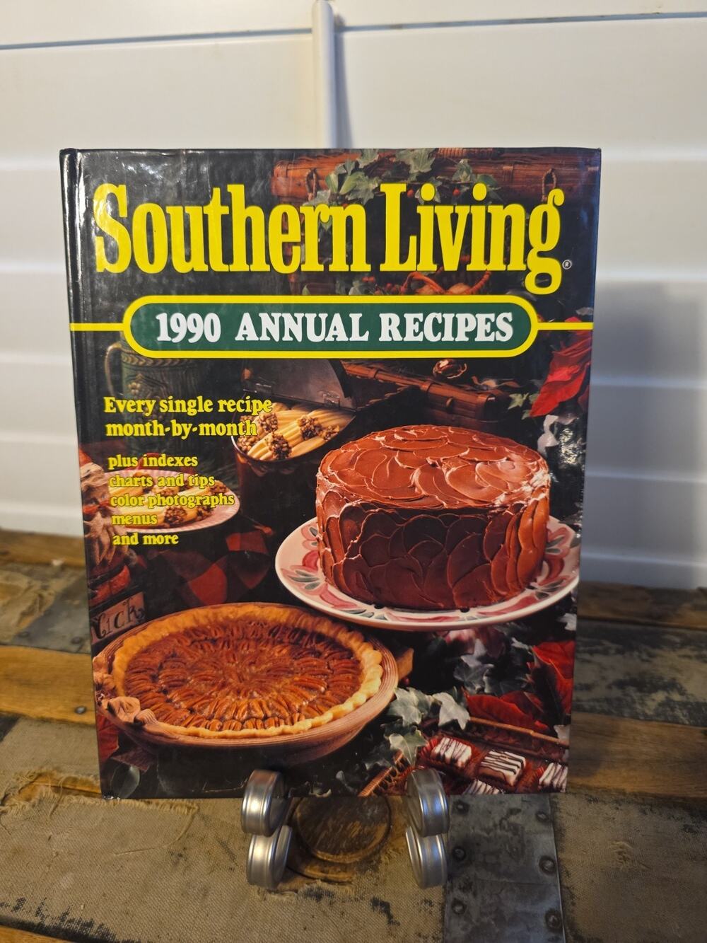 Southern Living Annual Recipes, 1990 by Southern Living Editors (1990,...